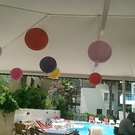 Tolan 公寓式酒店 3*