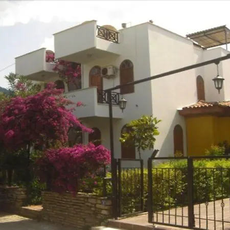 Tolan Aparthotel
