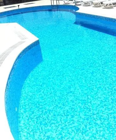 Tolan アパートホテル