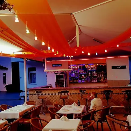 Hotel apartamentowy Tolan