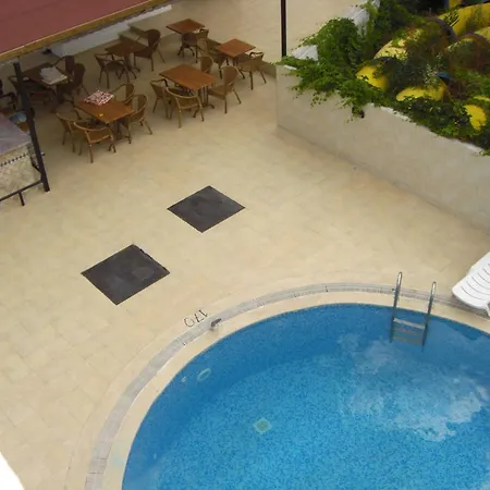 Tolan Aparthotel