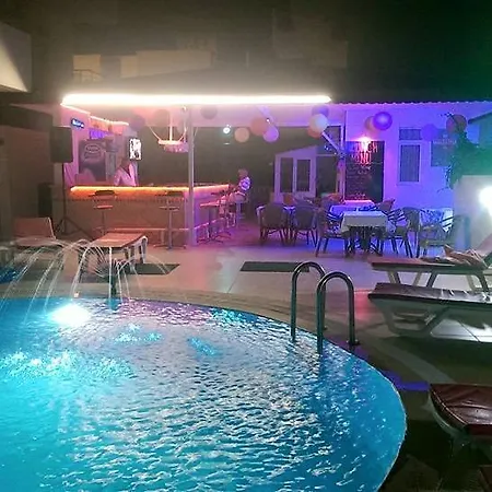 Tolan Aparthotel 3*